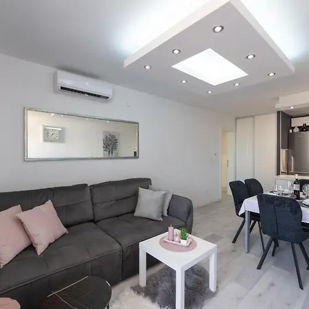 Zelic Apartman *