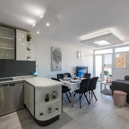 Zelic Apartman *