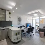 Zelic Apartment *