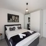 Zelic Apartment *